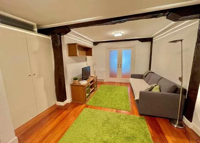 Andra Mari Etxea - En Parte Antigua *