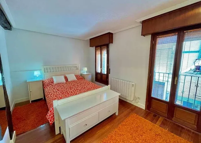 Andra Mari Etxea - En Parte Antigua Apartment